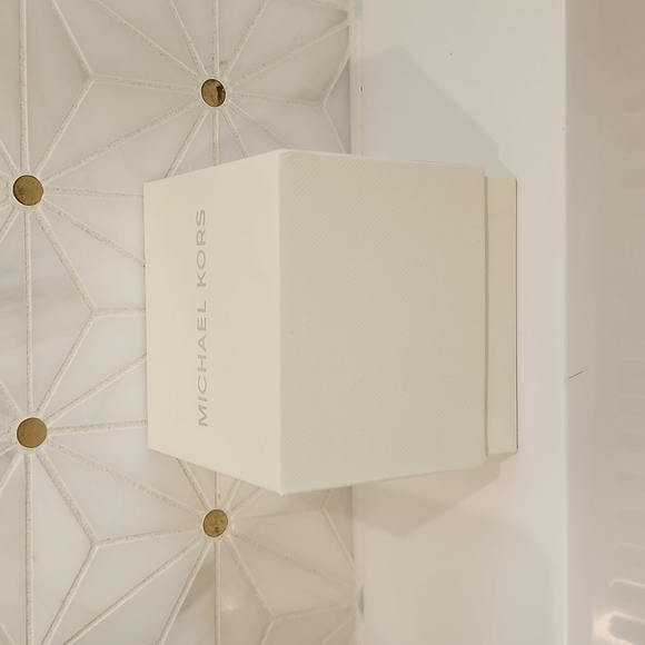 Michael Kors Jewelry Box - Picture 2 of 7